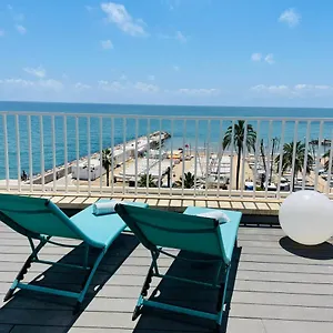 ático Con Fantásticas Vistas Al Mar Y La Iglesia Apartamento